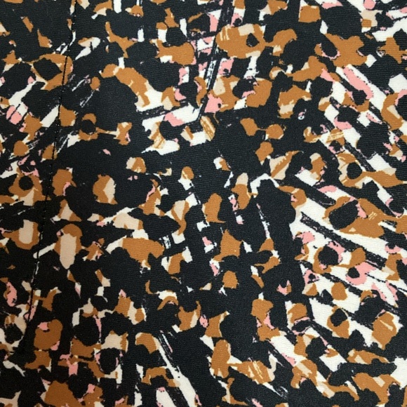 NWOT Size: M Old Navy Exercise Pants Animal Print - Picture 6 of 6